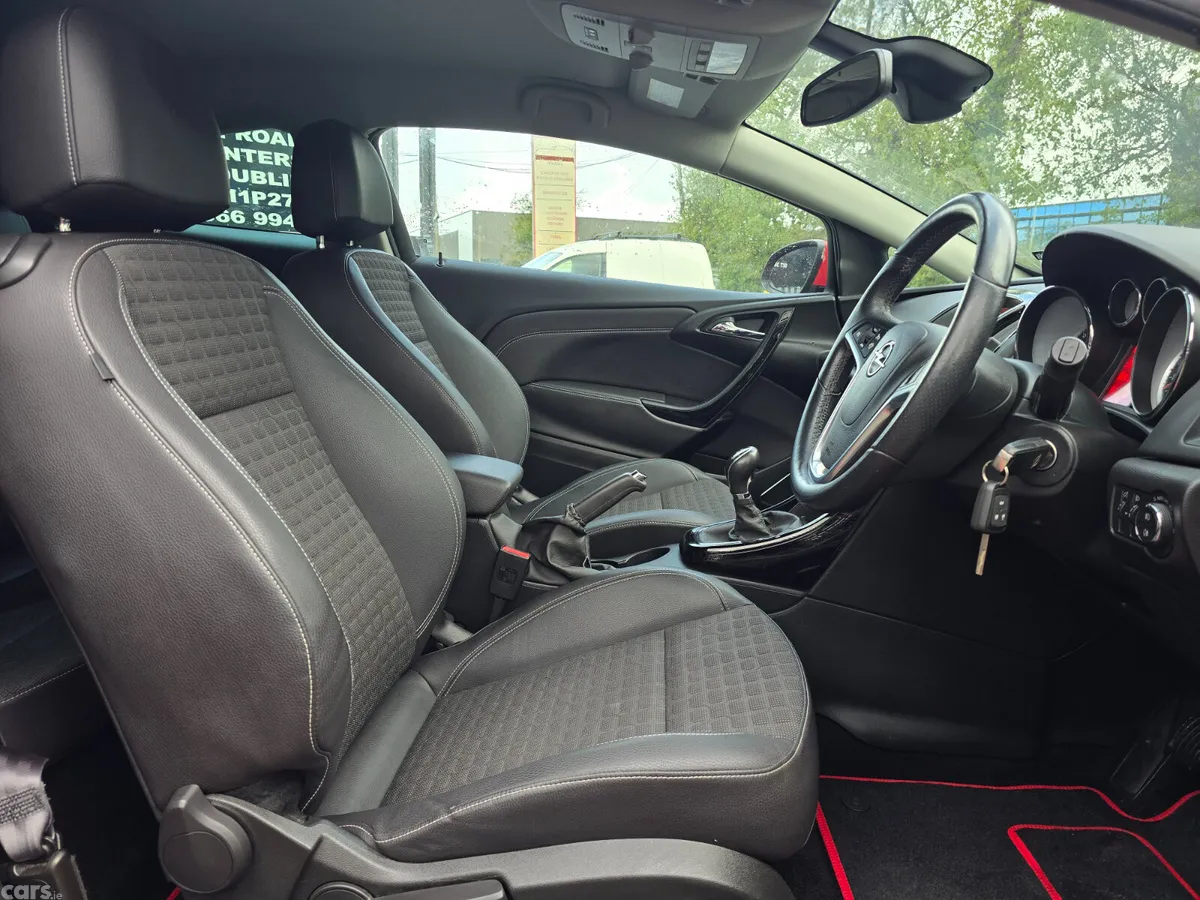 Opel Astra Hatchback, Diesel, 2018, Red
