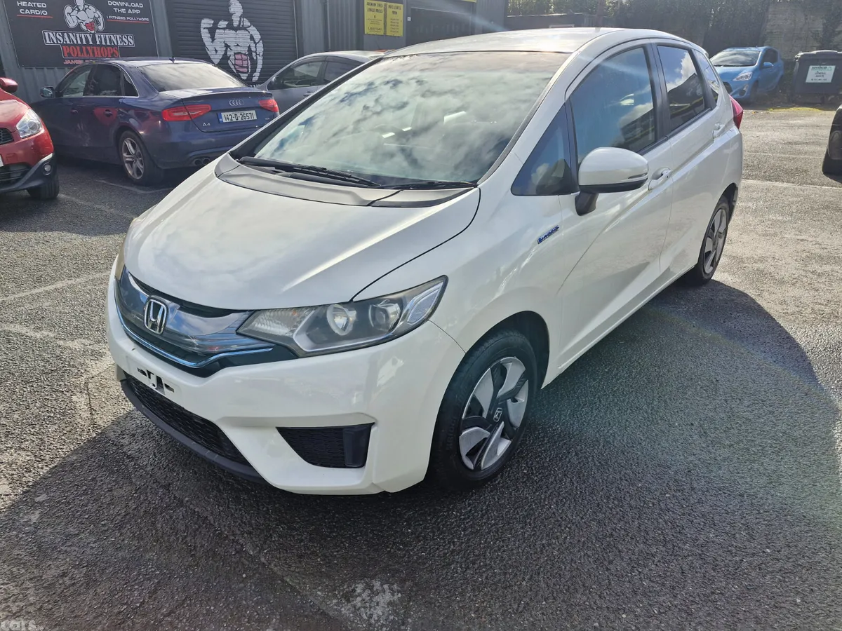 Honda Fit Hatchback, Petrol Hybrid, 2014, White
