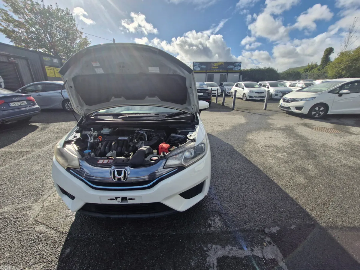 Honda Fit Hatchback, Petrol Hybrid, 2014, White