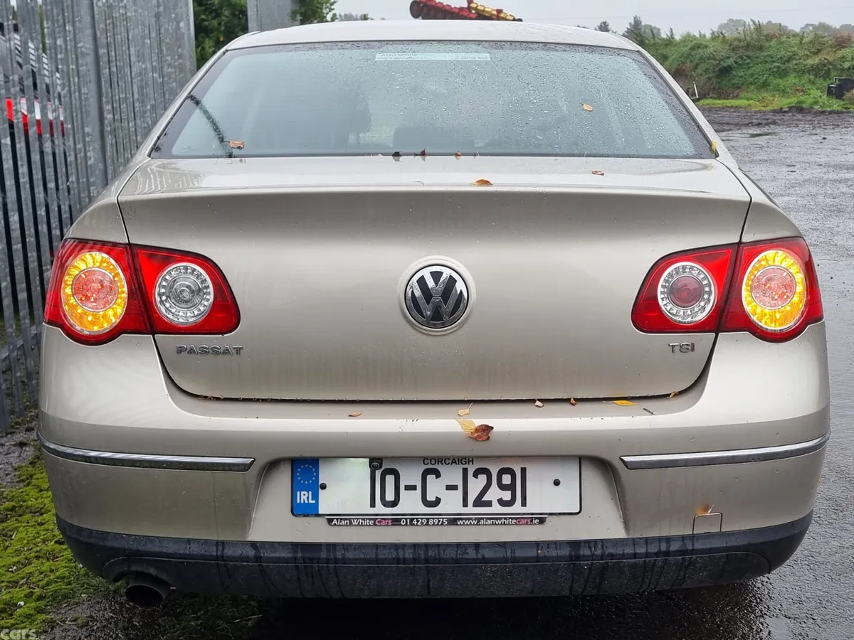 Volkswagen Passat Saloon, Petrol, 2010, Beige