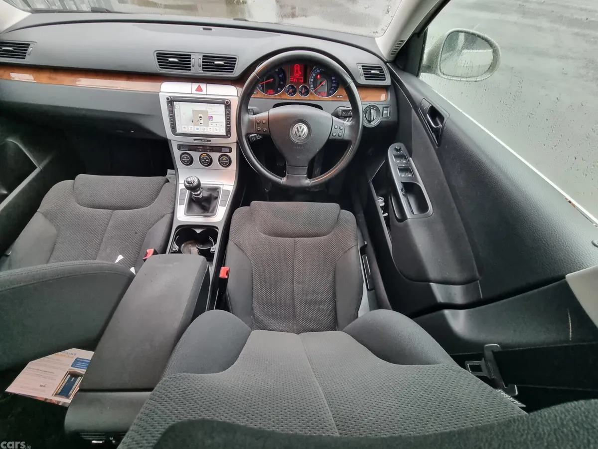 Volkswagen Passat Saloon, Petrol, 2010, Beige