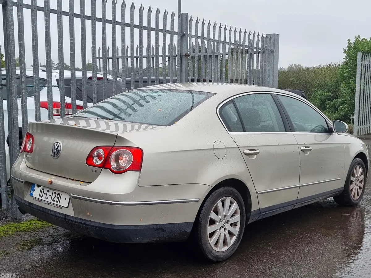 Volkswagen Passat Saloon, Petrol, 2010, Beige