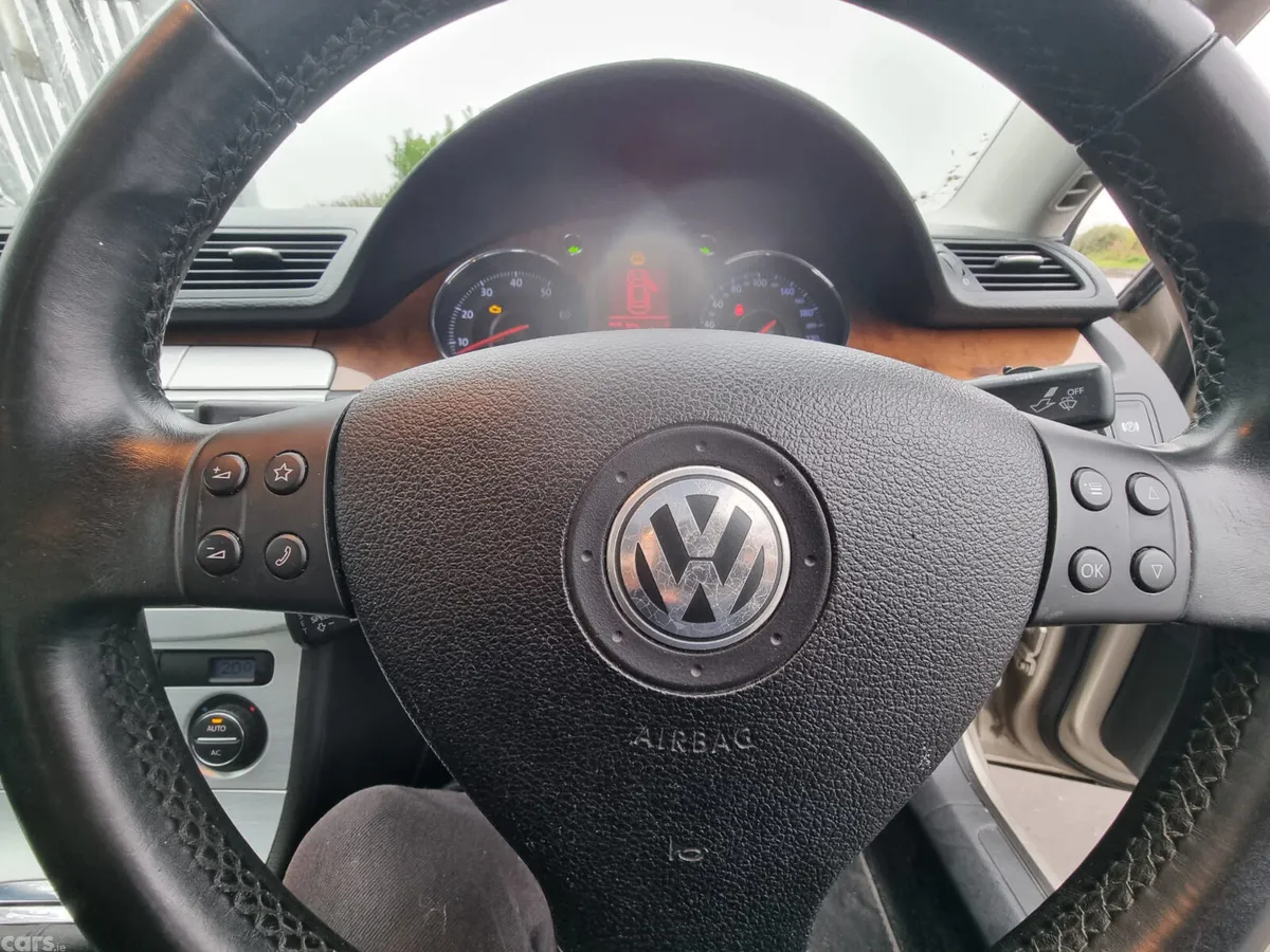 Volkswagen Passat Saloon, Petrol, 2010, Beige