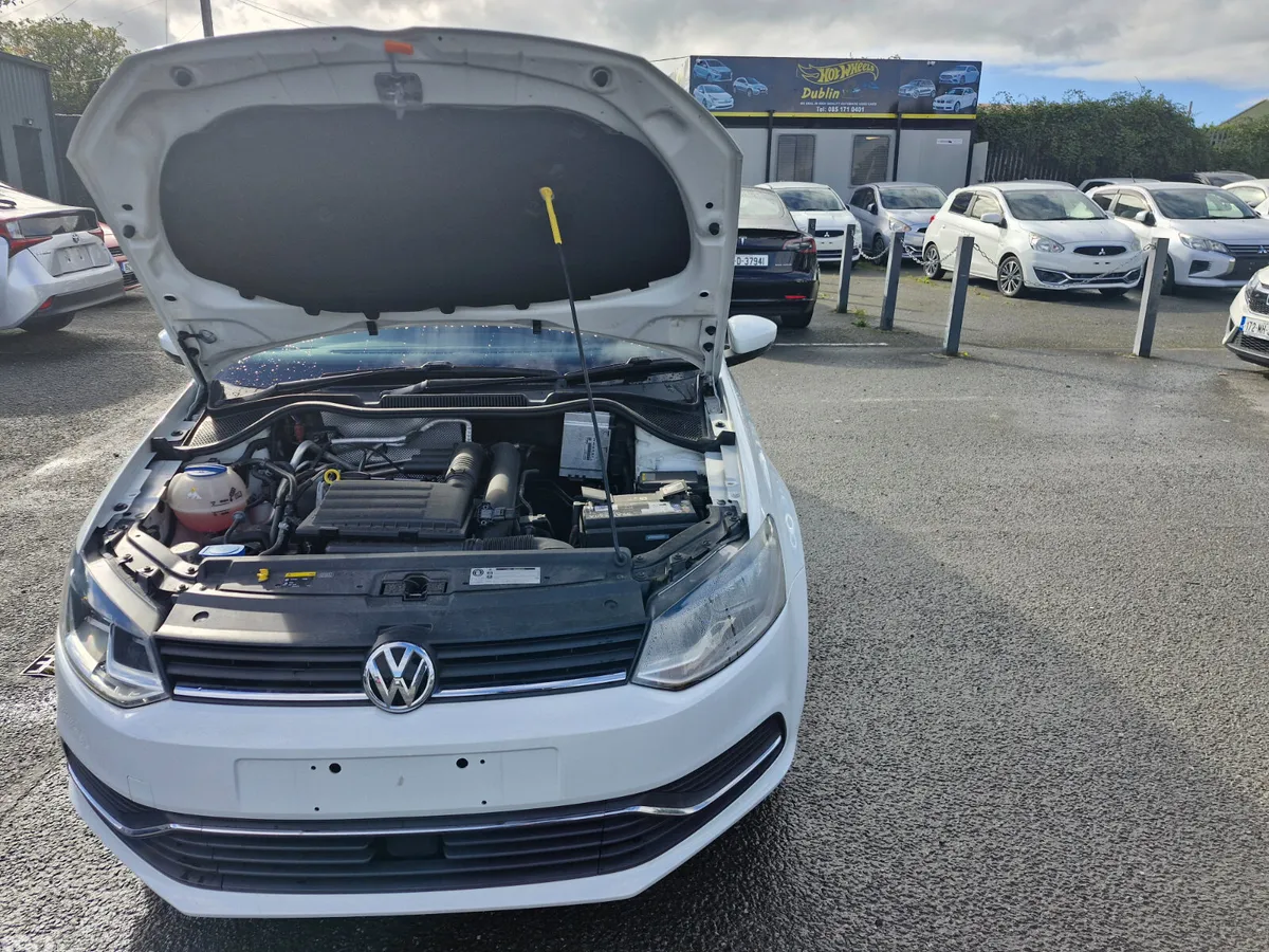 Volkswagen Polo Hatchback, Petrol, 2016, White
