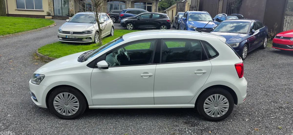 Volkswagen Polo Hatchback, Petrol, 2014, White