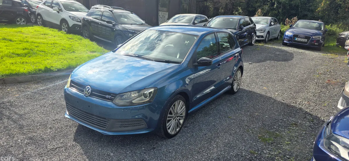 Volkswagen Polo Hatchback, Petrol, 2013, Blue
