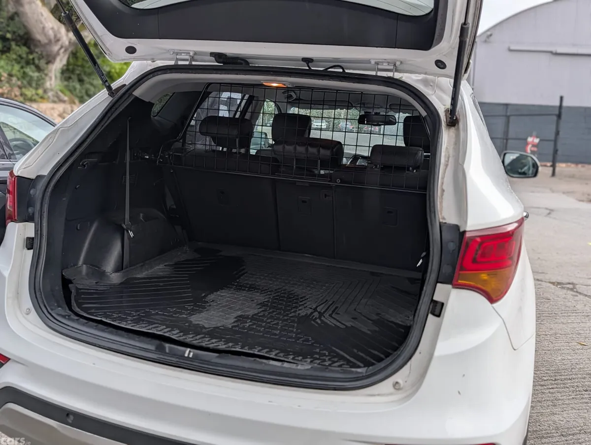 Hyundai Santa Fe SUV, Diesel, 2017, White