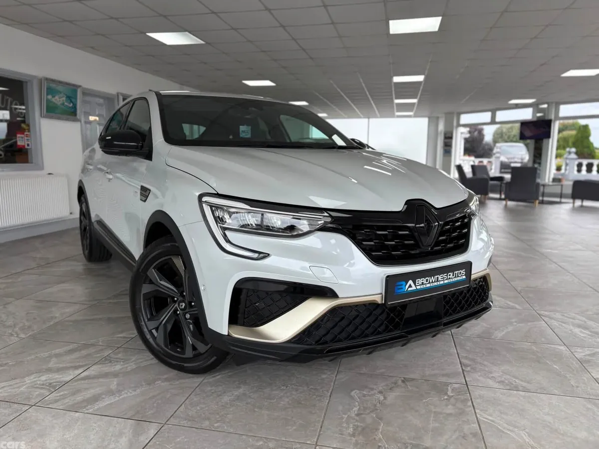 Renault Arkana SUV, Petrol Hybrid, 2023, White
