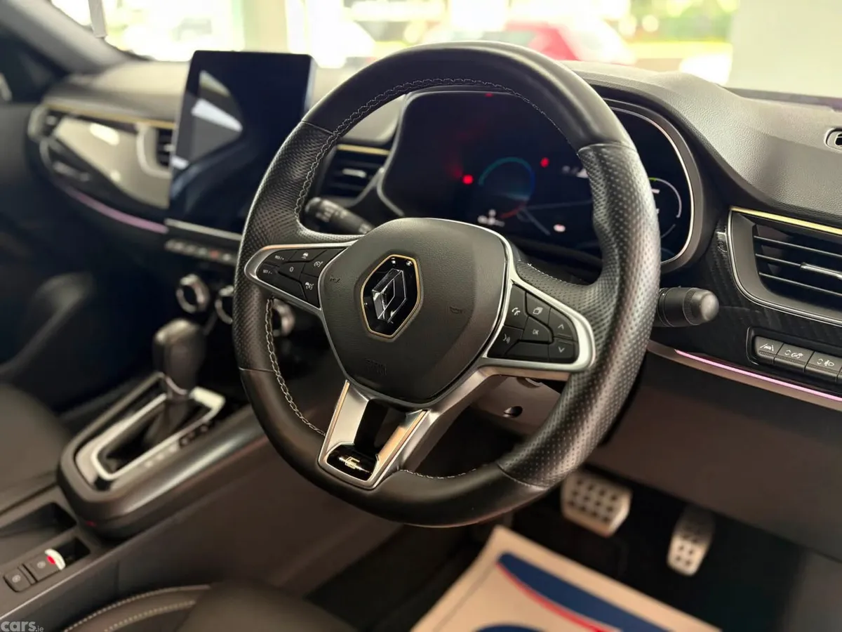 Renault Arkana SUV, Petrol Hybrid, 2023, White