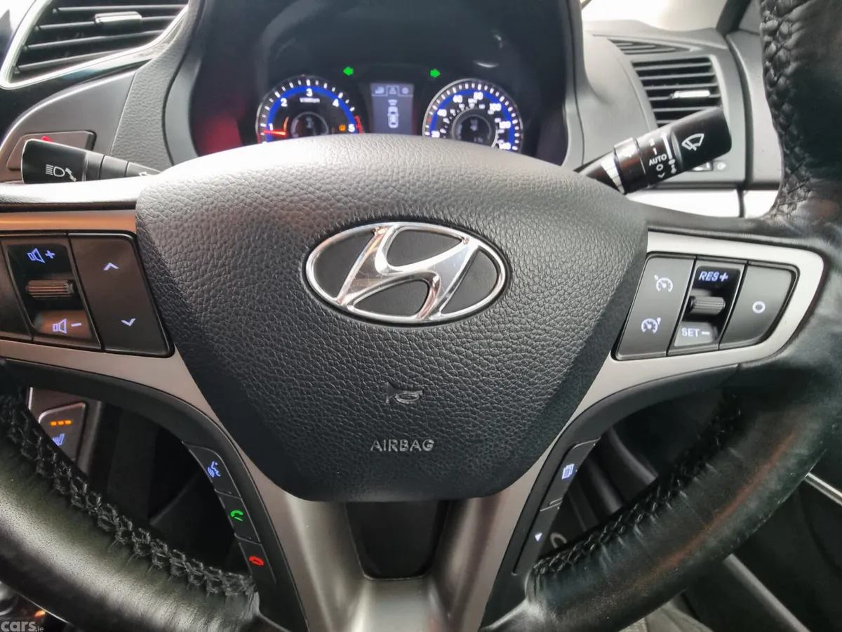 Hyundai i40 Saloon, Diesel, 2016, Silver