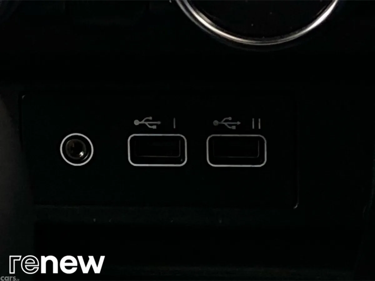 Renault Arkana Hatchback, Petrol Hybrid, 2025, Red
