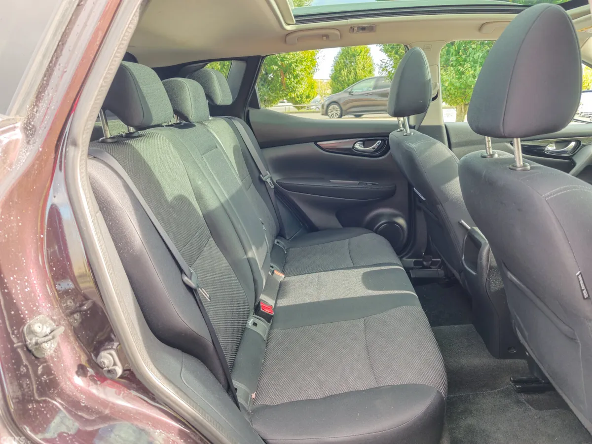 Nissan Qashqai Hatchback, Diesel, 2016, Black