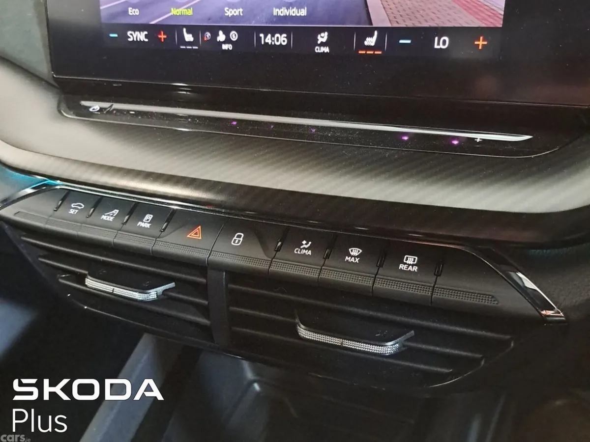 Skoda Octavia Estate, Diesel, 2024, Green