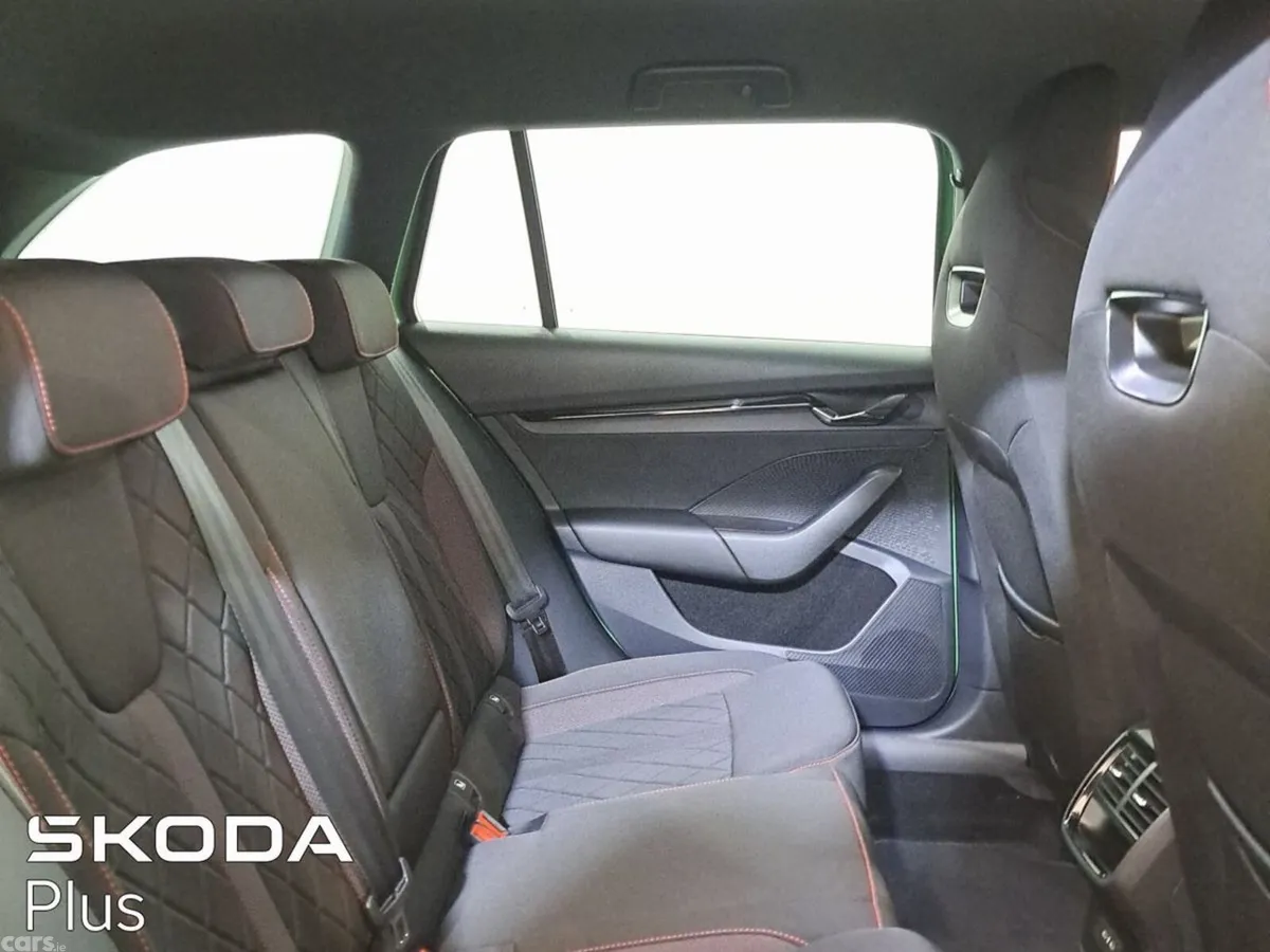 Skoda Octavia Estate, Diesel, 2024, Green