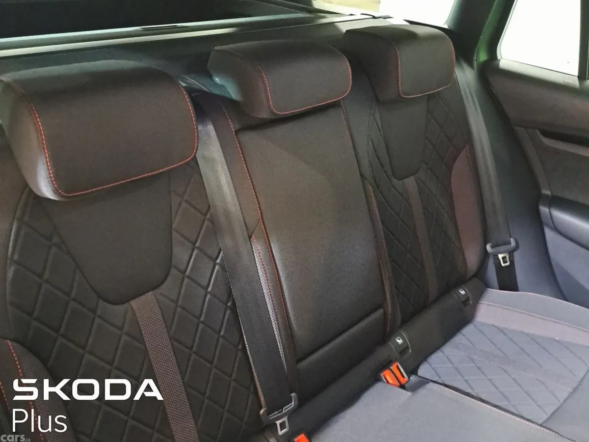 Skoda Octavia Estate, Diesel, 2024, Green