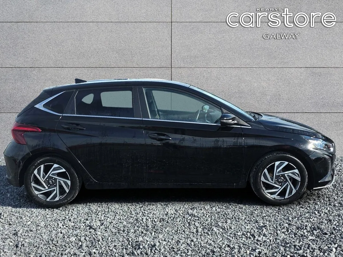 Hyundai i20 Hatchback, Petrol, 2024, Black