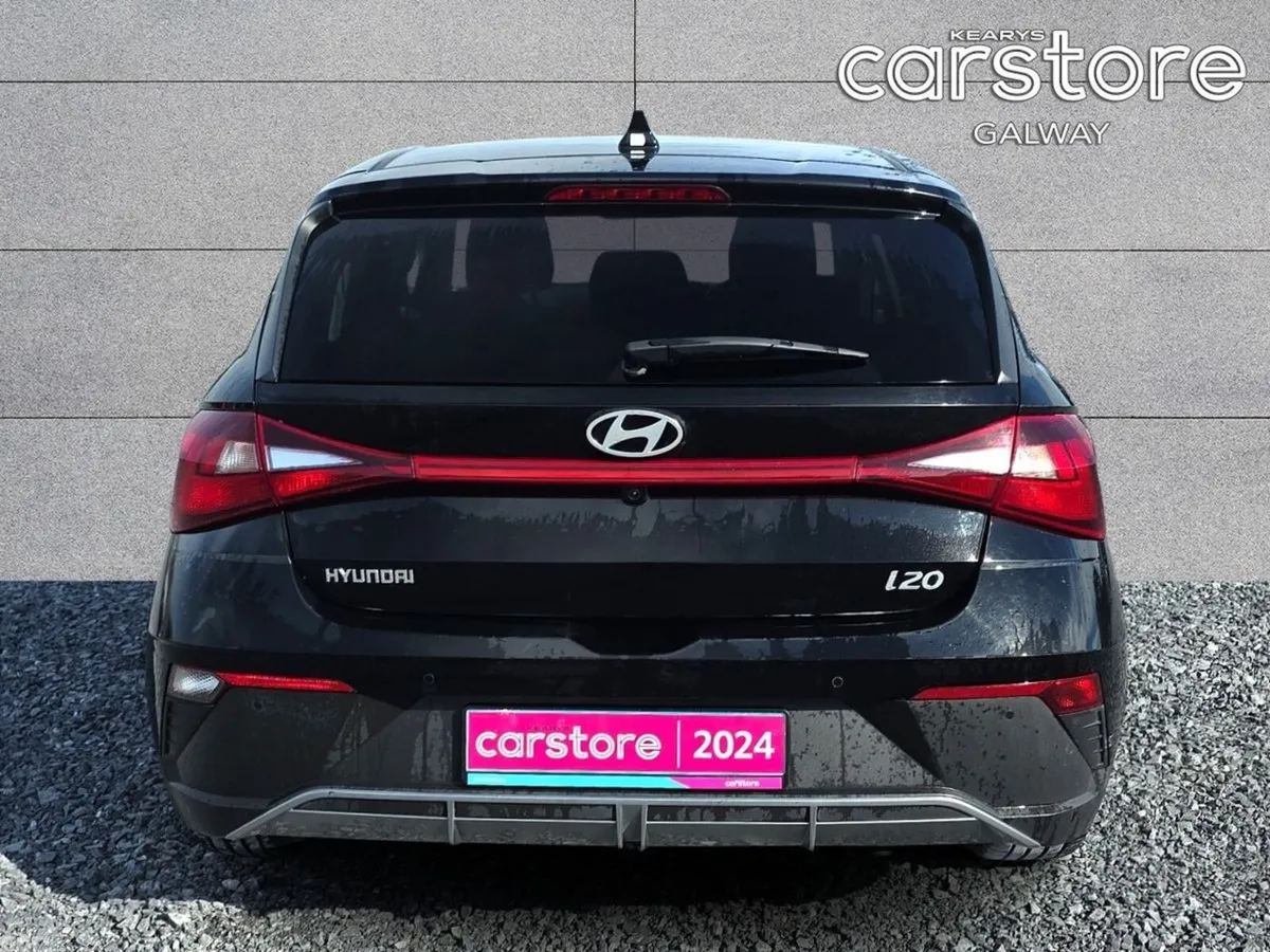 Hyundai i20 Hatchback, Petrol, 2024, Black