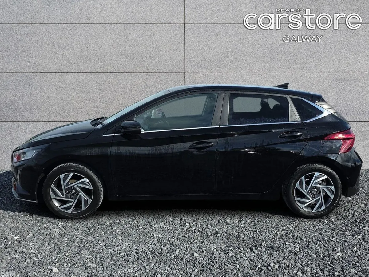 Hyundai i20 Hatchback, Petrol, 2024, Black