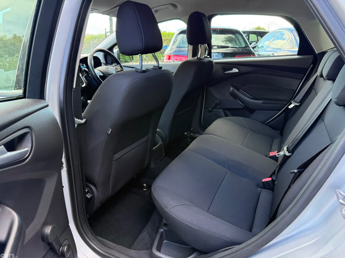 Ford Focus Hatchback, Diesel, 2017, Grey