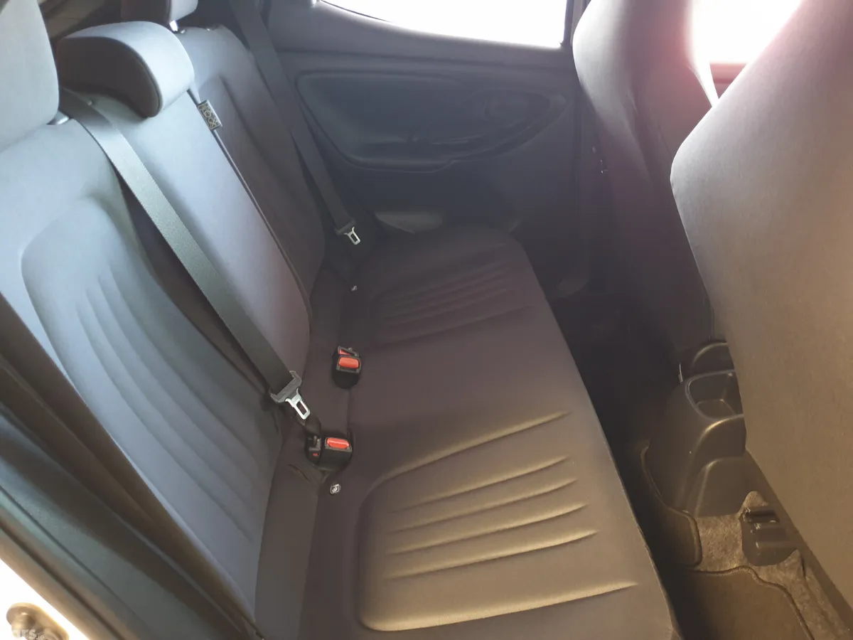 Toyota Yaris Hatchback, Petrol Hybrid, 2021, White