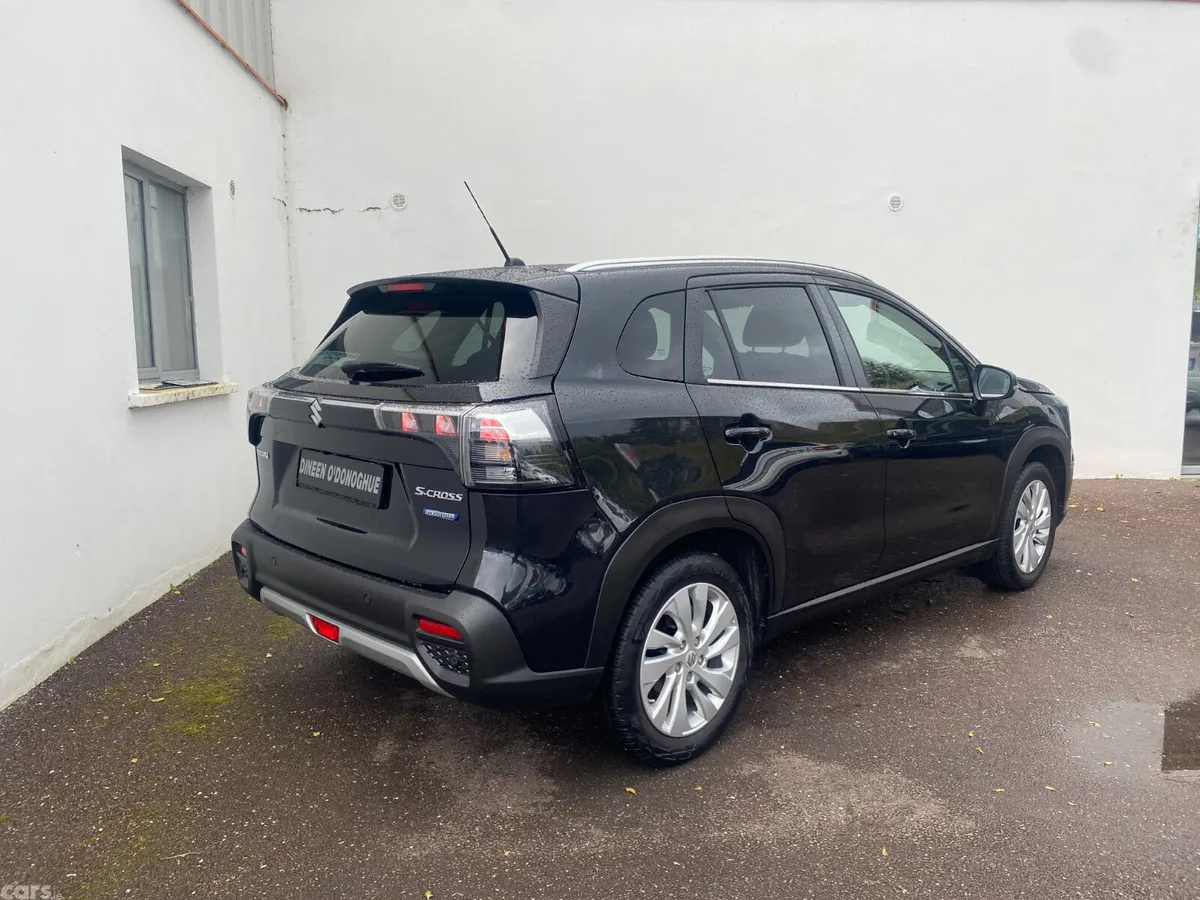 Suzuki SX4 Hatchback, Petrol, 2023, Black