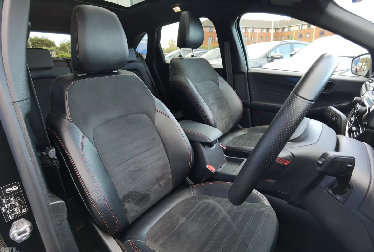 Ford Kuga SUV, Petrol Plug-in Hybrid, 2023, Black