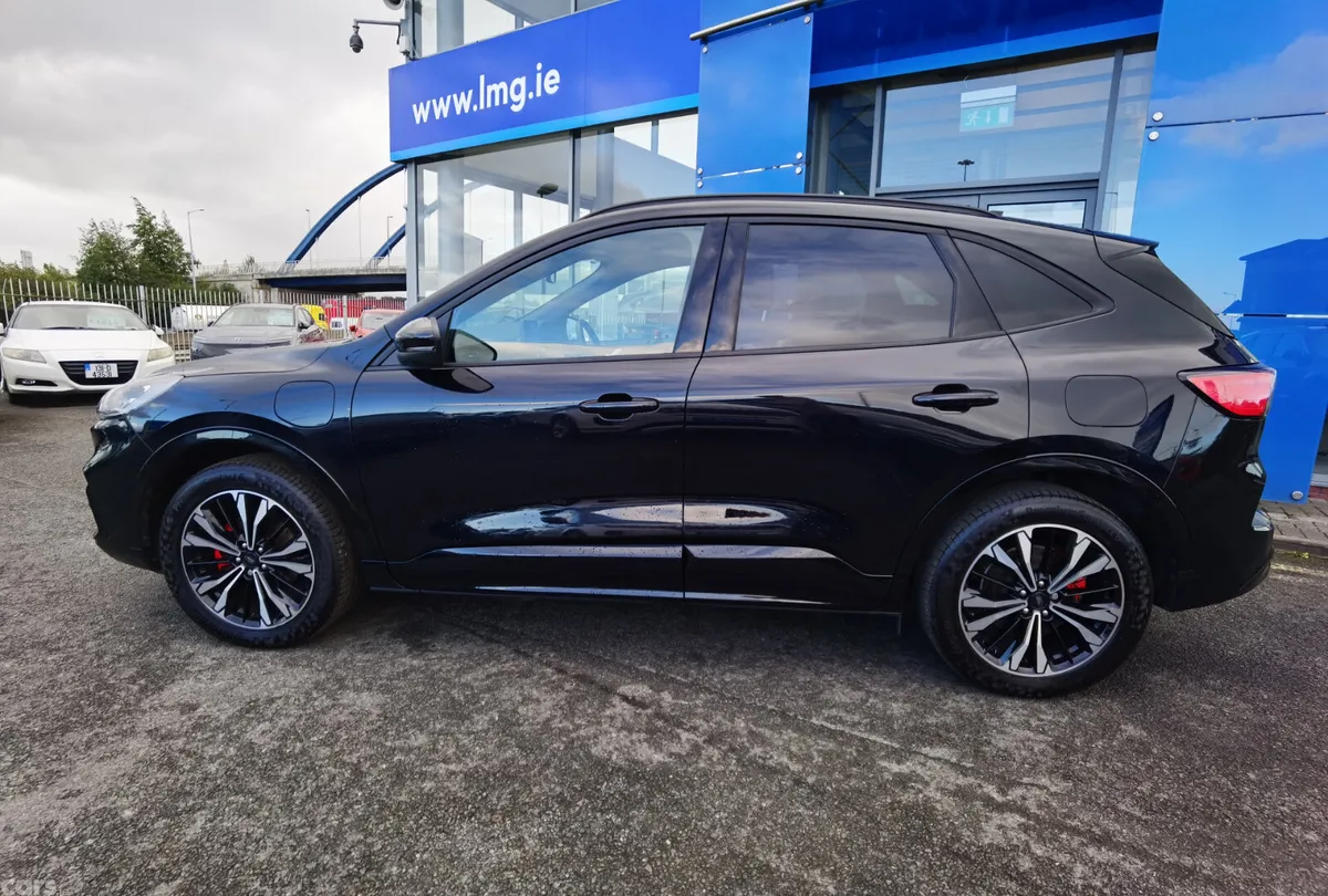 Ford Kuga SUV, Petrol Plug-in Hybrid, 2023, Black