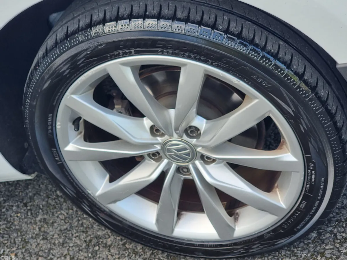 Volkswagen Golf Estate, Petrol, 2014, White