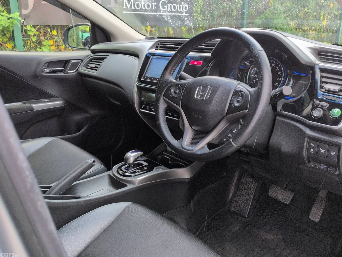 Honda Grace Saloon, Petrol Hybrid, 2015, Silver