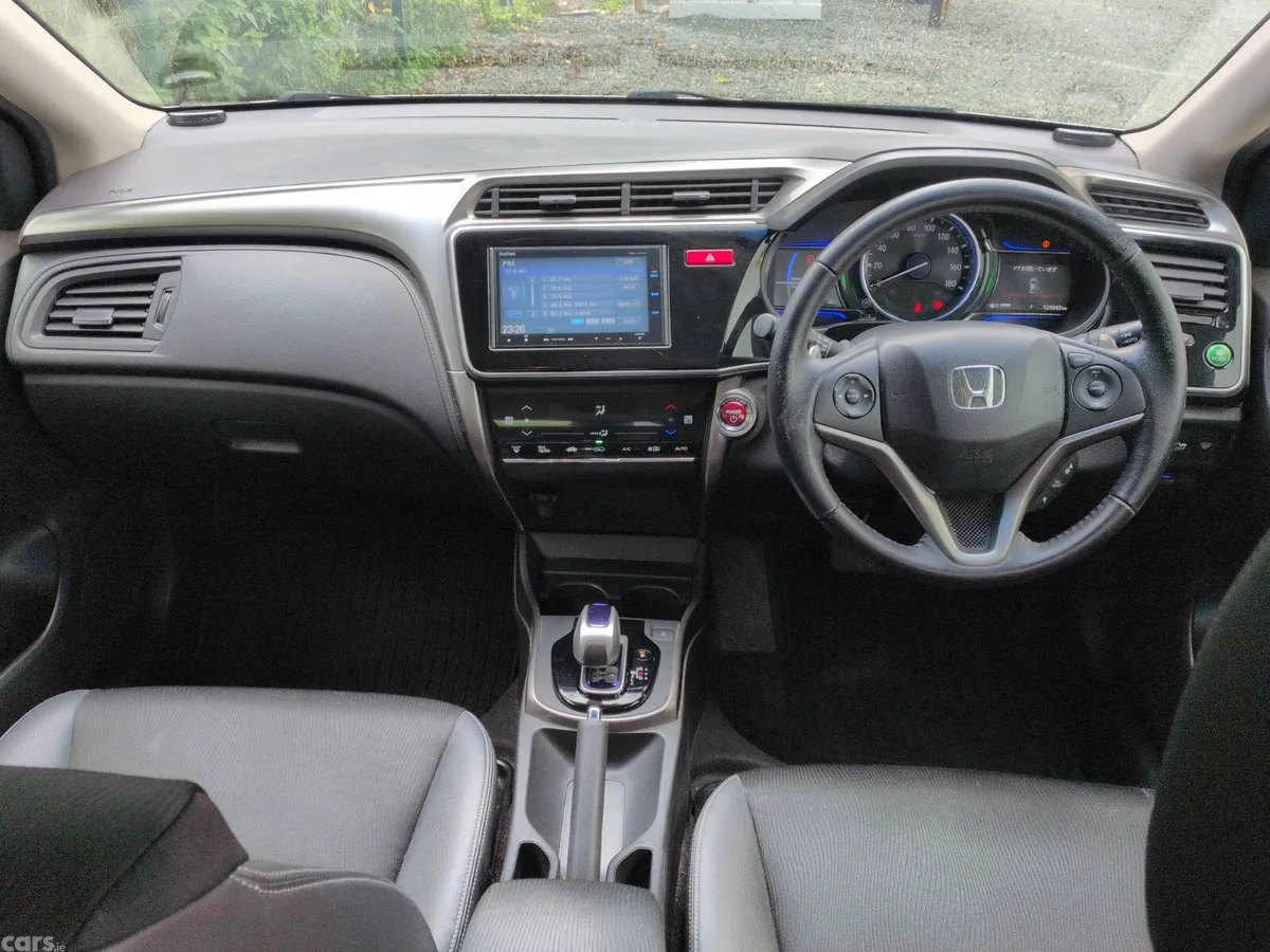 Honda Grace Saloon, Petrol Hybrid, 2015, Silver