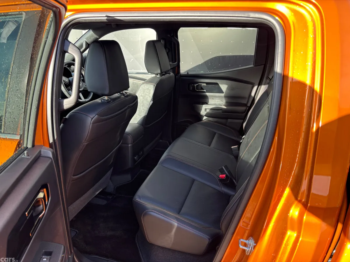 Mitsubishi L200 Pick Up, Diesel, 2024, Orange