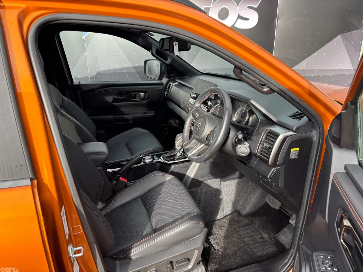 Mitsubishi L200 Pick Up, Diesel, 2024, Orange