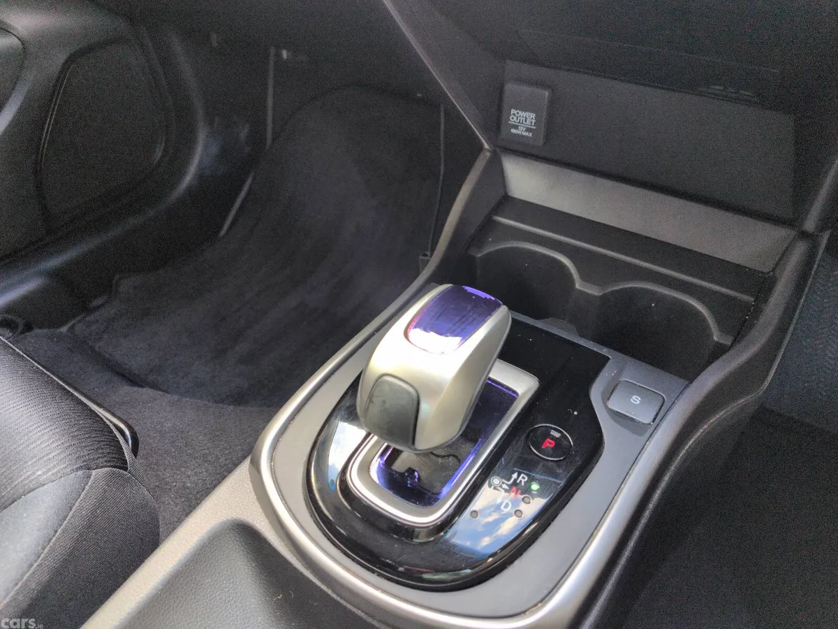 Honda Grace Saloon, Petrol Hybrid, 2015, White