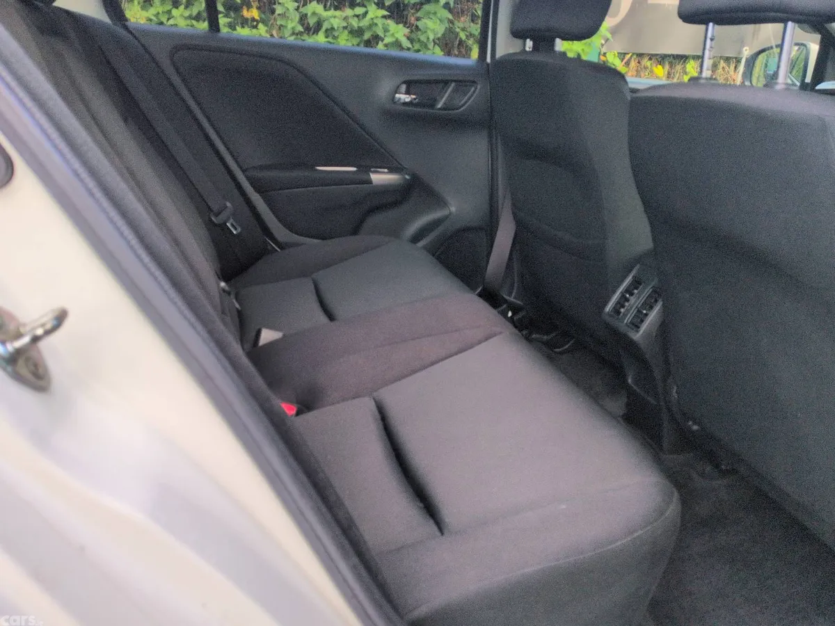 Honda Grace Saloon, Petrol Hybrid, 2015, White