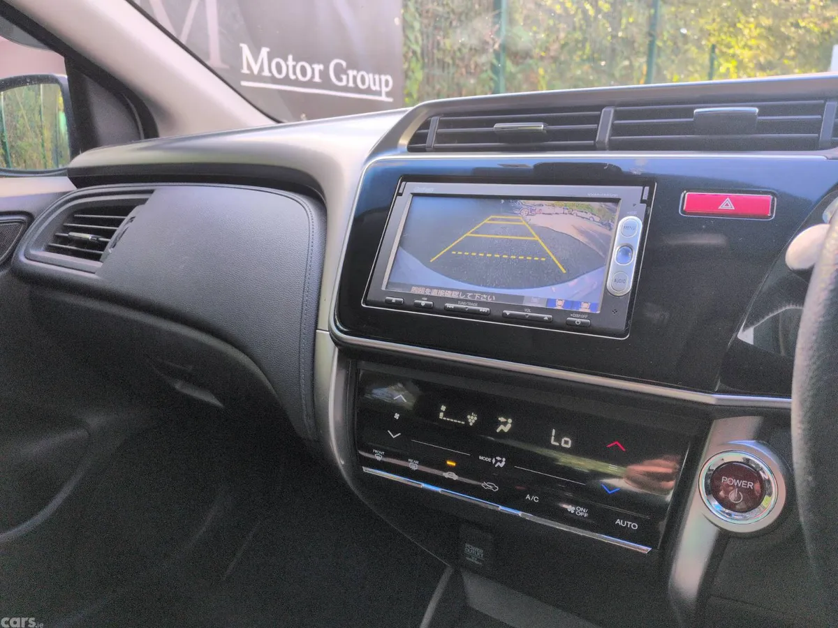 Honda Grace Saloon, Petrol Hybrid, 2015, White