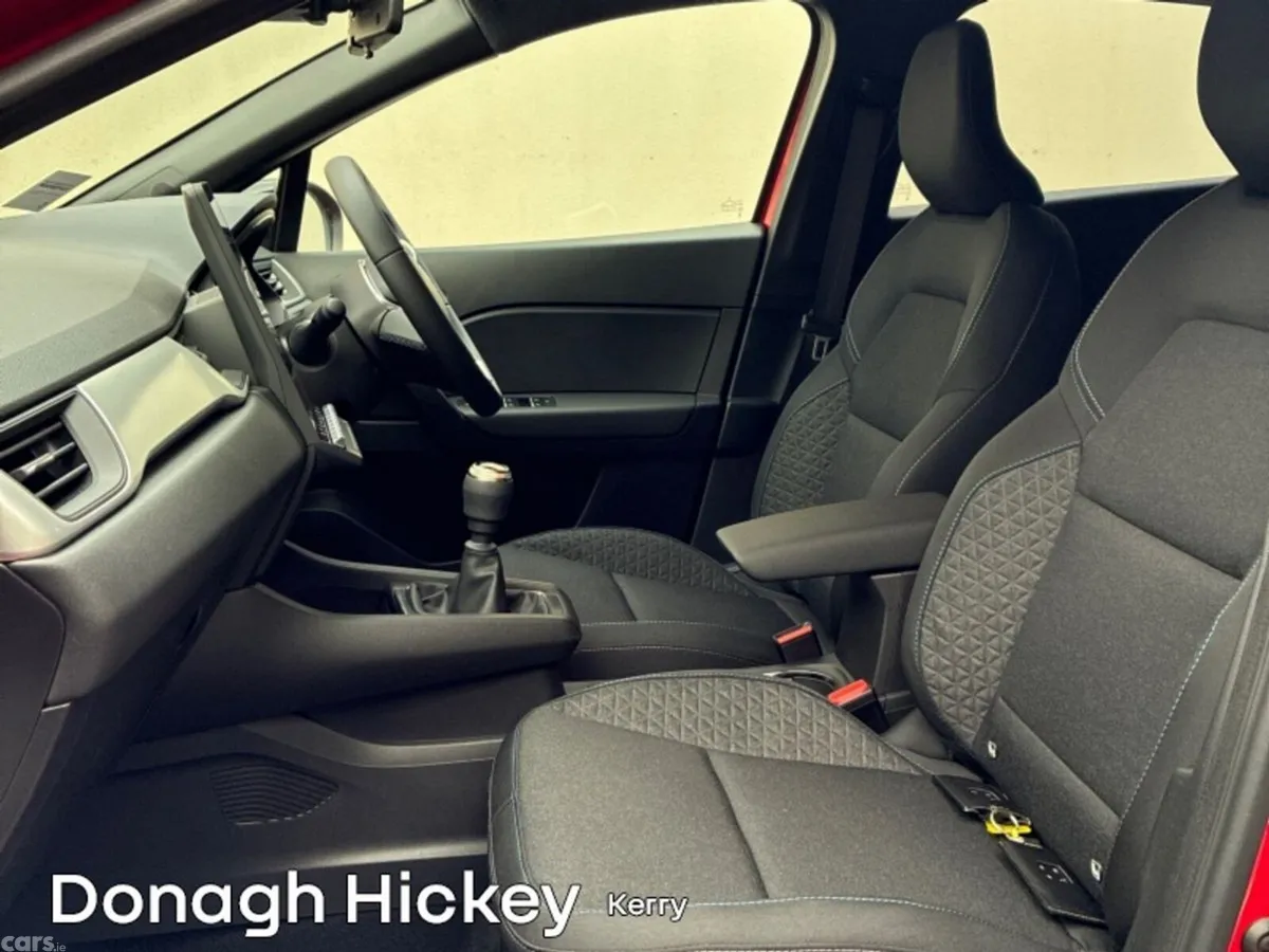 Renault Captur SUV, Petrol, 2026, Red