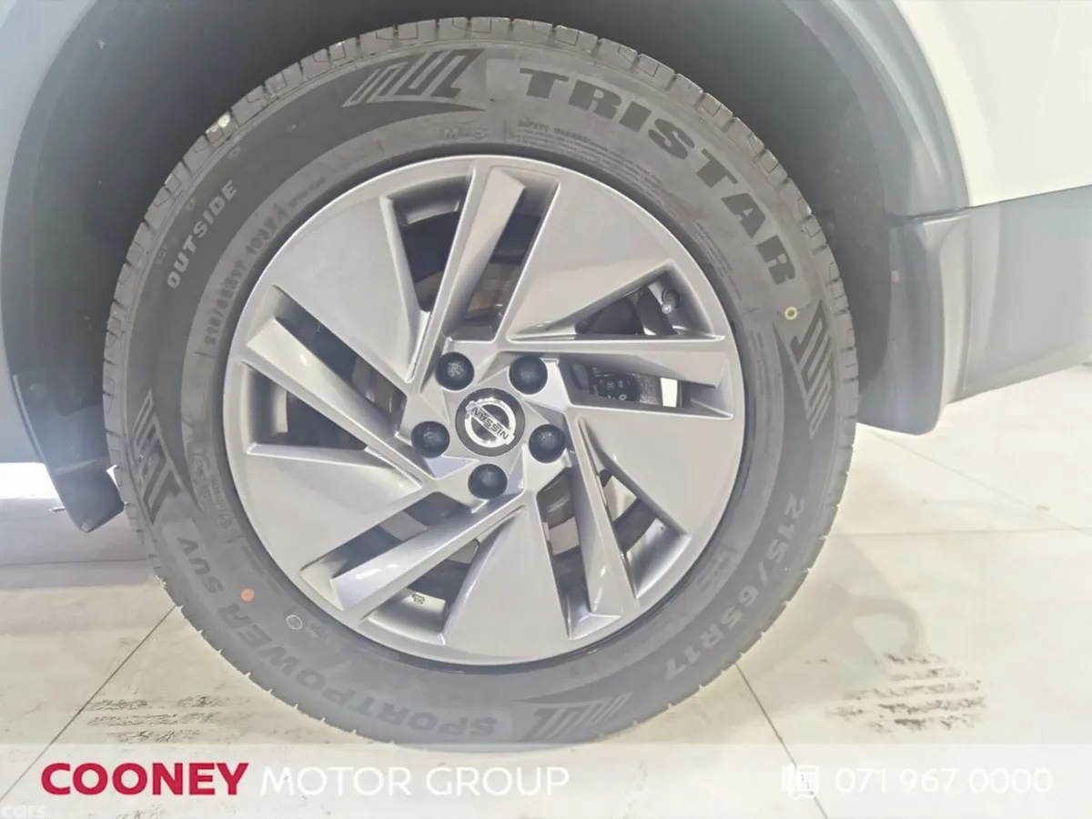 Nissan Qashqai MPV, Petrol, 2022, White