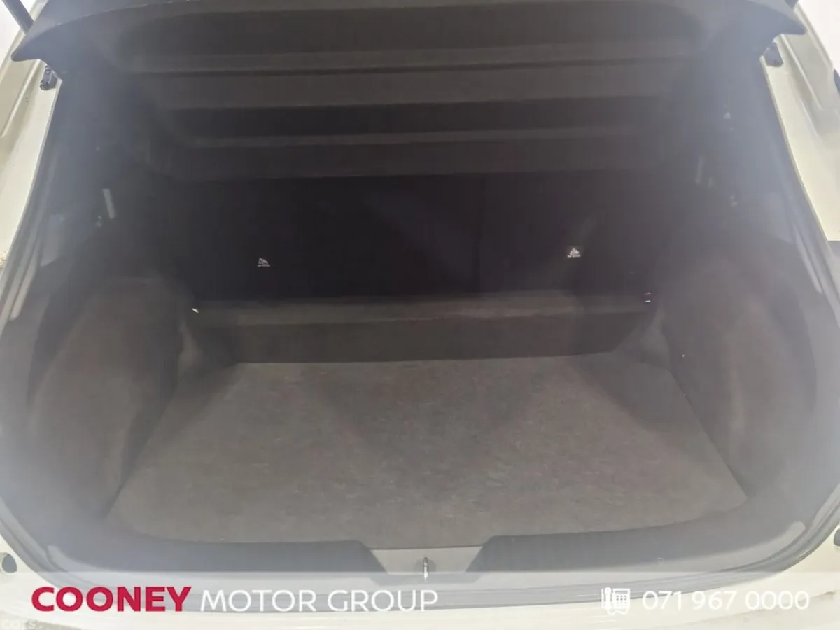 Nissan Qashqai MPV, Petrol, 2022, White