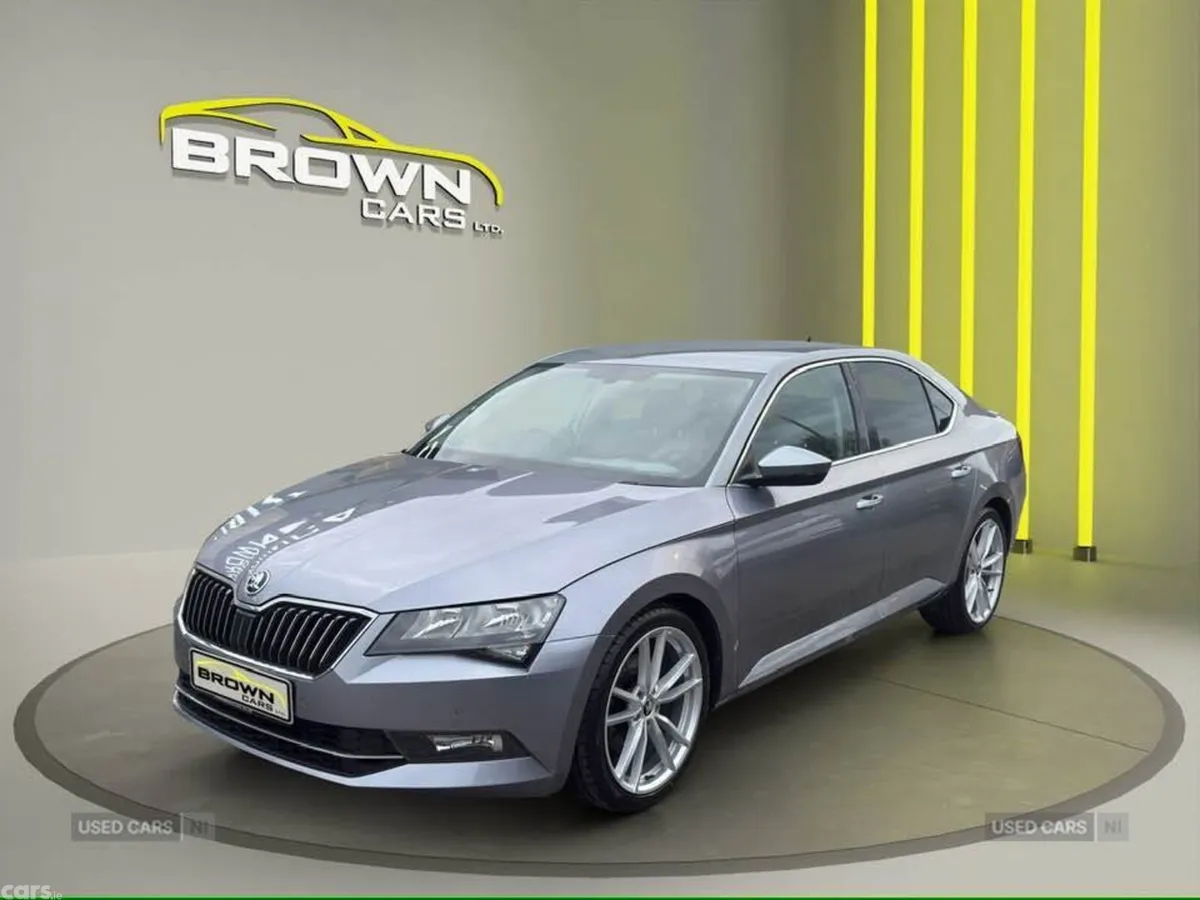 Skoda Superb Hatchback, Diesel, 2017, Grey