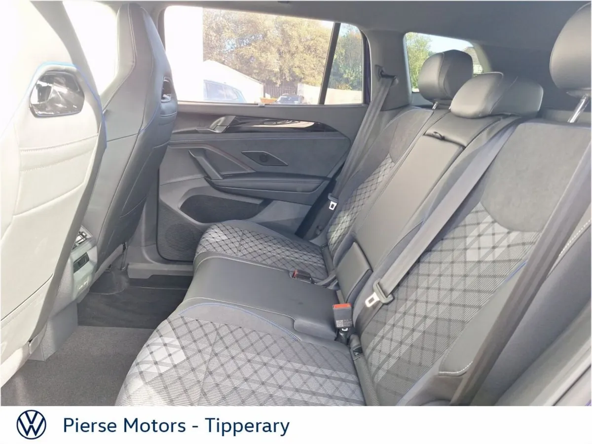 Volkswagen Tayron Estate, Petrol Plug-in Hybrid, 2026, Purple
