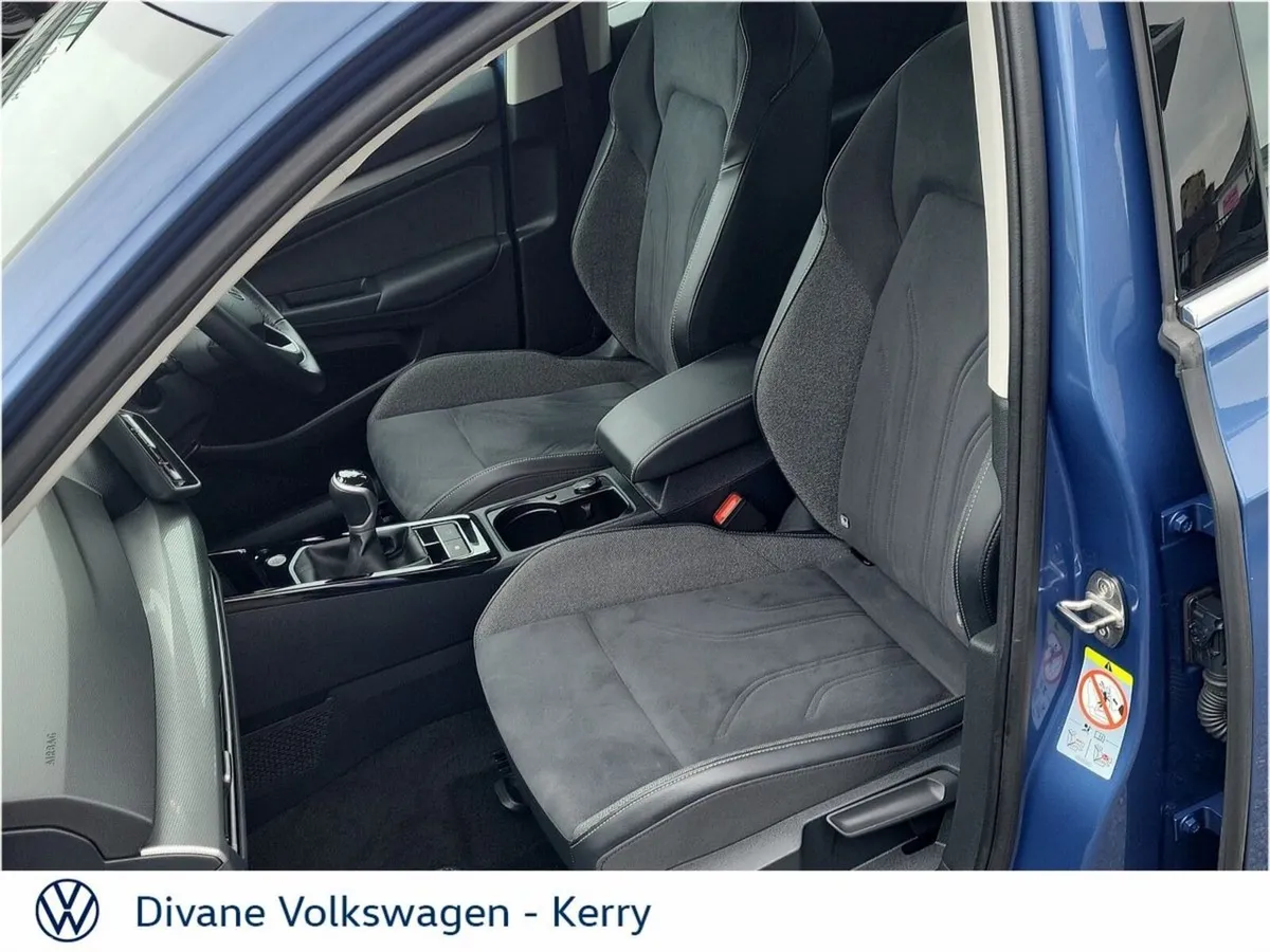 Volkswagen Golf Hatchback, Petrol, 2025, Blue