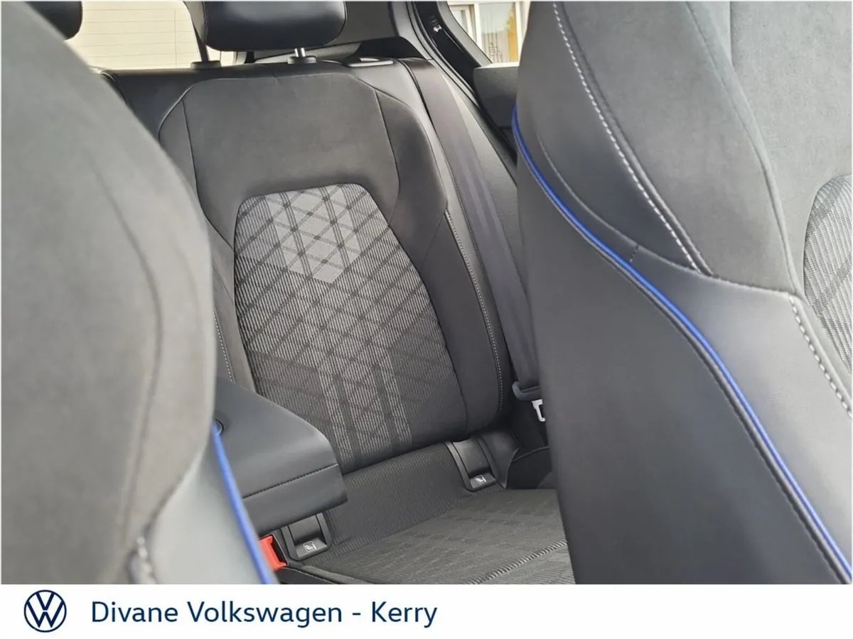 Volkswagen Golf Hatchback, Diesel, 2025, Black