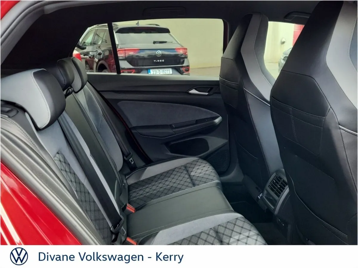 Volkswagen Golf Hatchback, Diesel, 2023, Red
