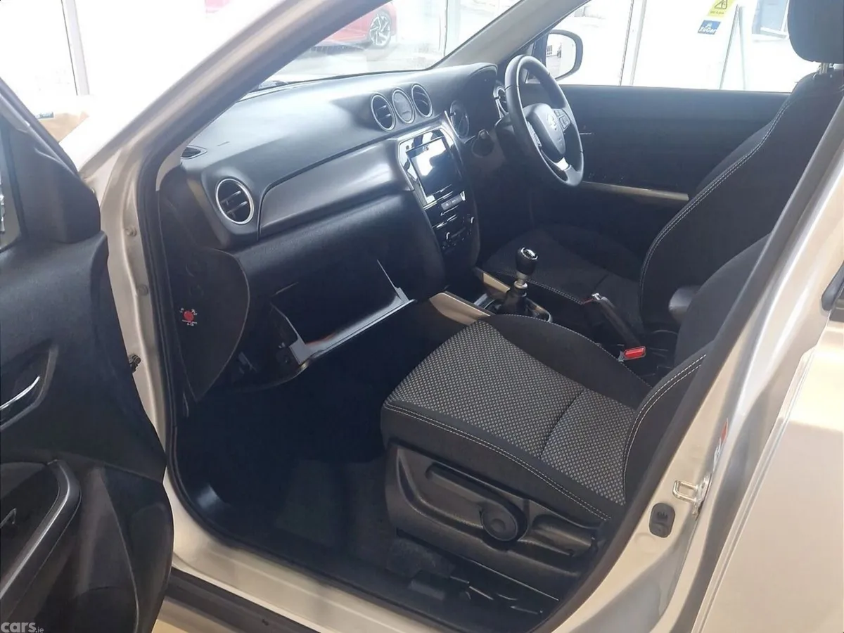 Suzuki Vitara SUV, Petrol, 2024, Grey