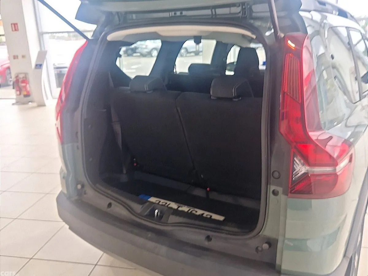 Dacia Jogger MPV, Petrol, 2023, Grey