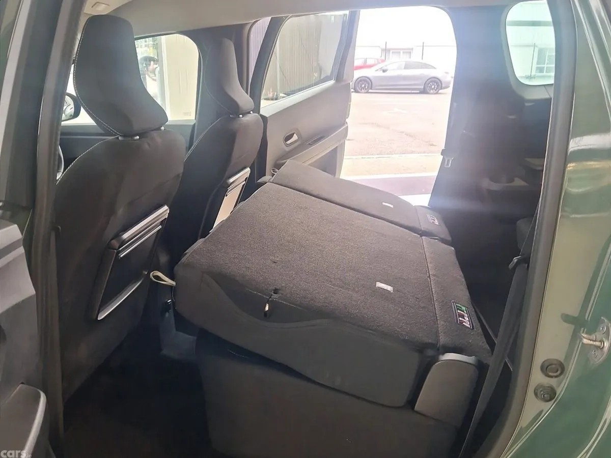 Dacia Jogger MPV, Petrol, 2023, Grey