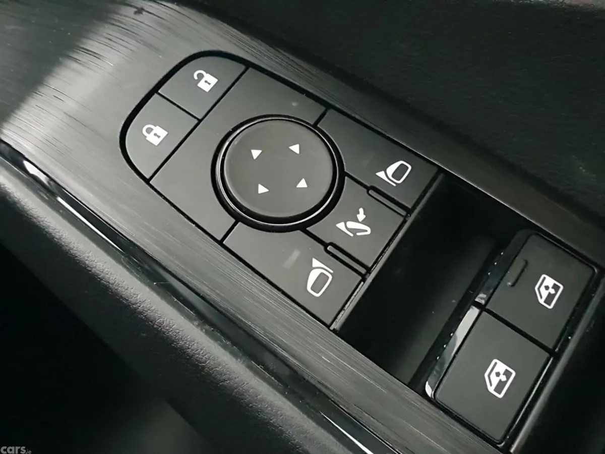 Nissan Qashqai SUV, Petrol Hybrid, 2024, Silver