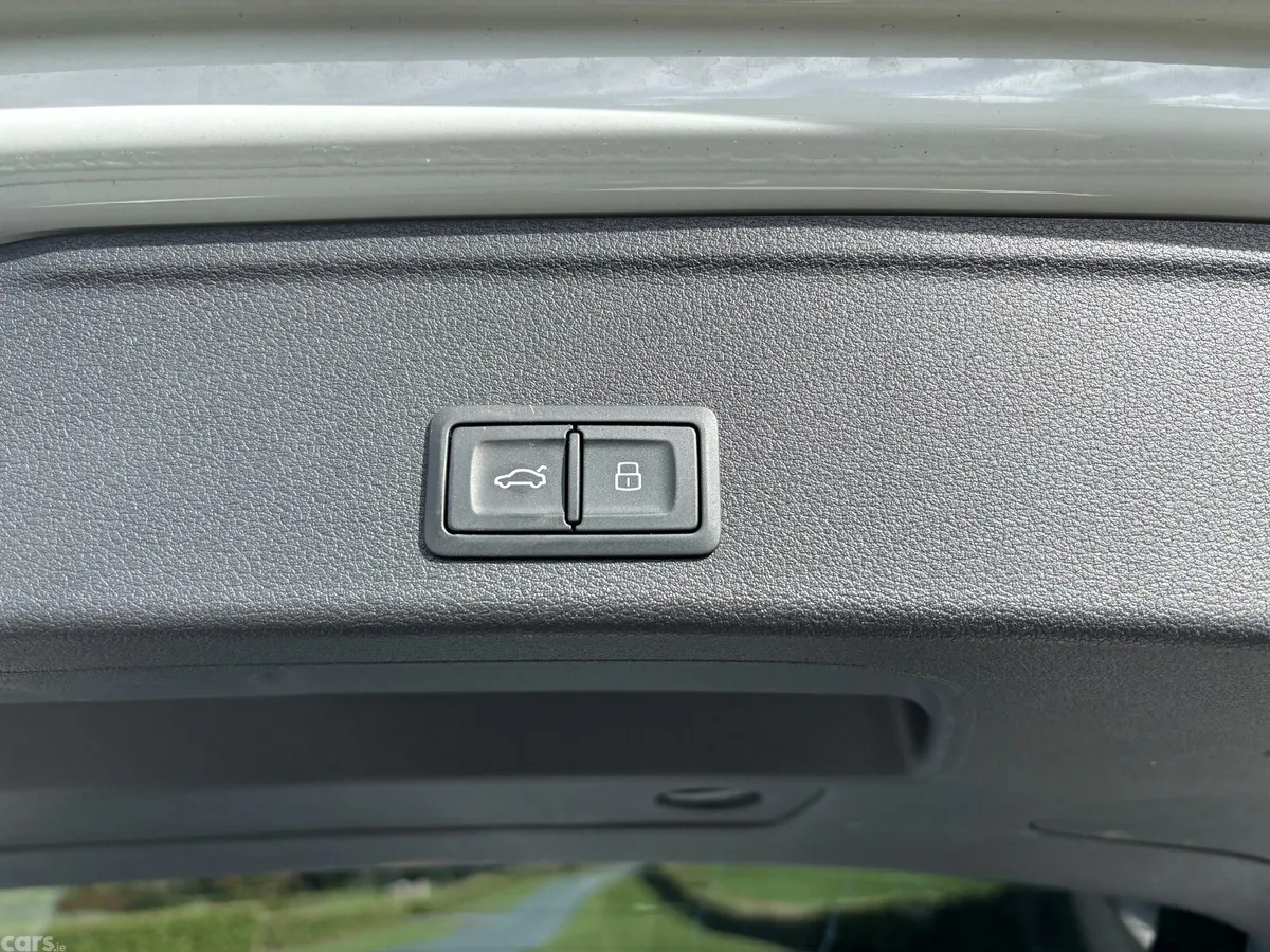 Audi A4 Estate, Petrol, 2017, White