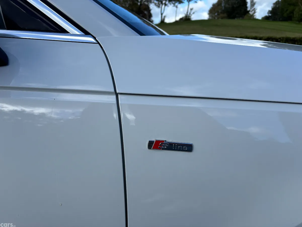 Audi A4 Estate, Petrol, 2017, White