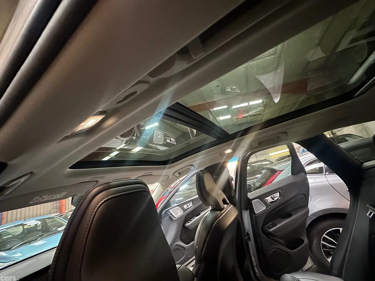 Volvo XC60 SUV, Petrol Plug-in Hybrid, 2023, Grey